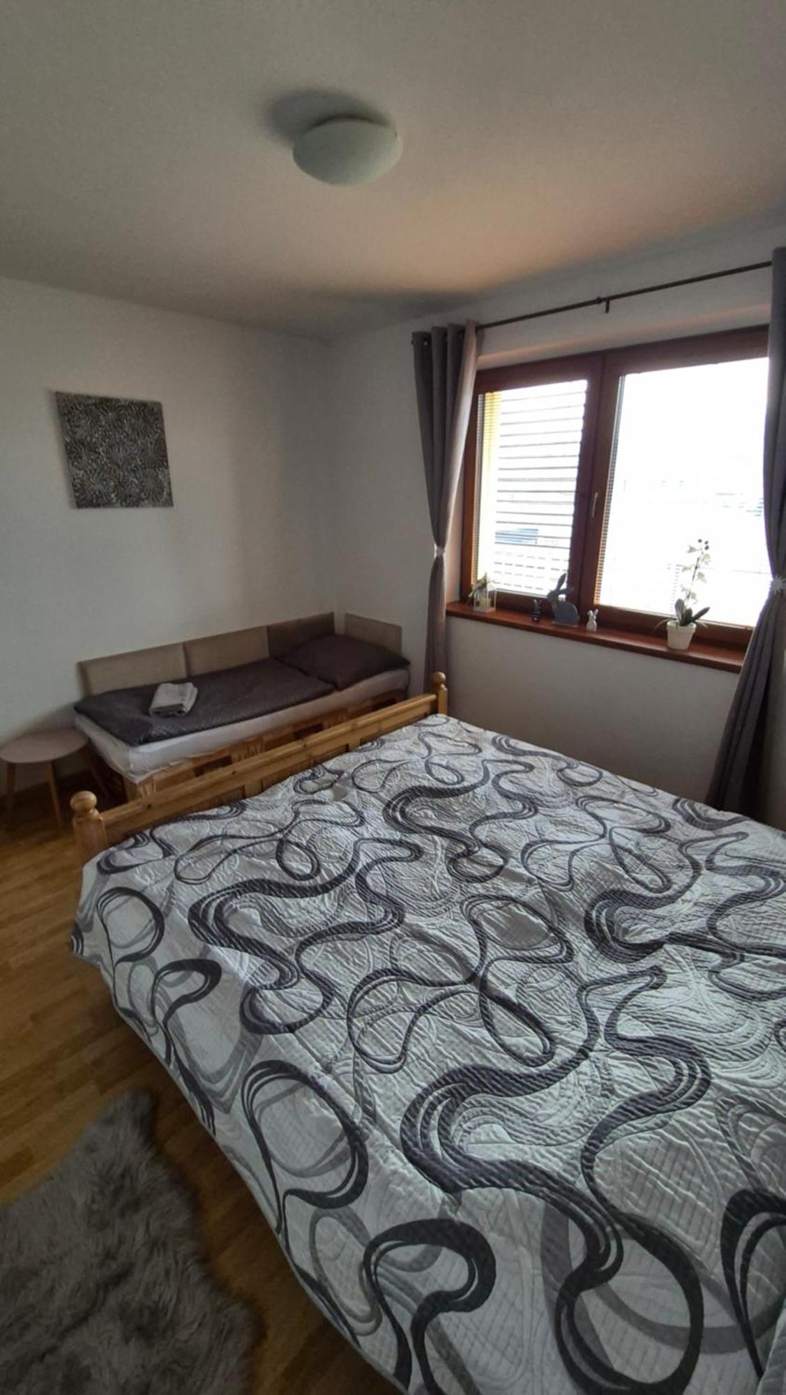 2 Room Apartment With Terrace 455, Apartmany Liptov Liptovský Mikuláš Exteriör bild